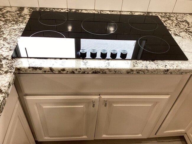 Photo - 1222 W Saginaw Way