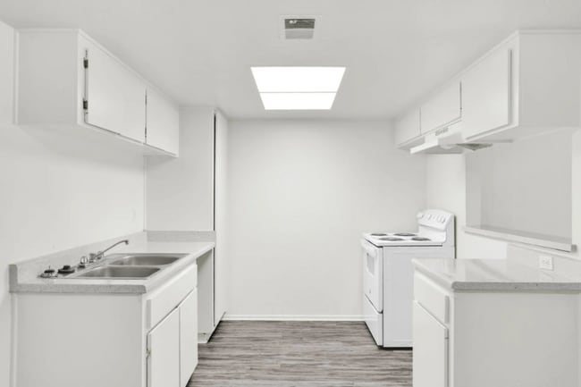 Photo - 904 Fairway Ave Unidad 114