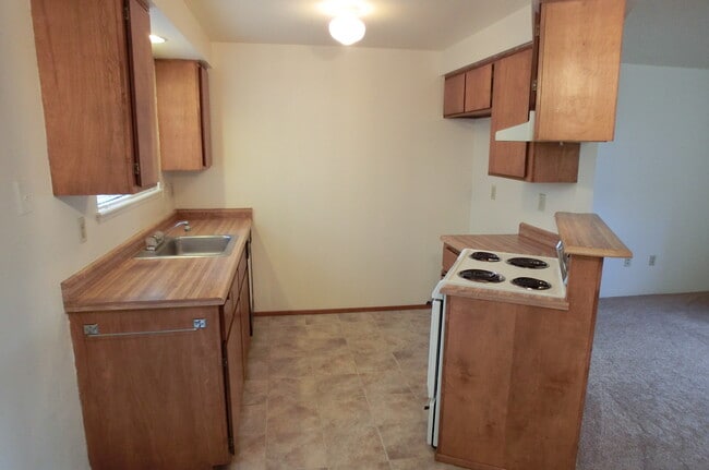 Photo - Great location - clost to town and shopping