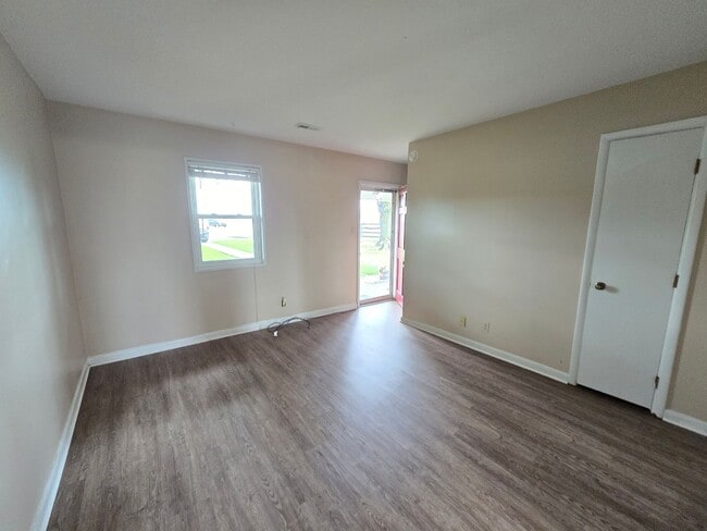 Photo - Fantastic 2 Bedrooms, 1.5 Baths, Townhouse, Close to St. Matthews and Bowman Field!