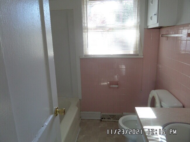 Photo - 2124 Ravendale St