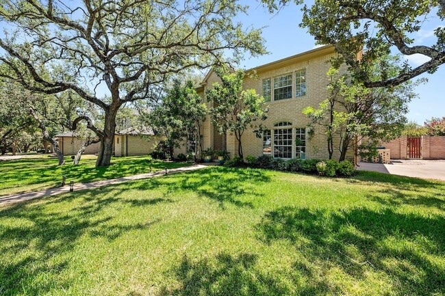 Photo - 1207 Lakeway Dr