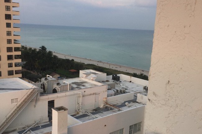 Building Photo - 2457 Collins Ave Unit #1401 Rental