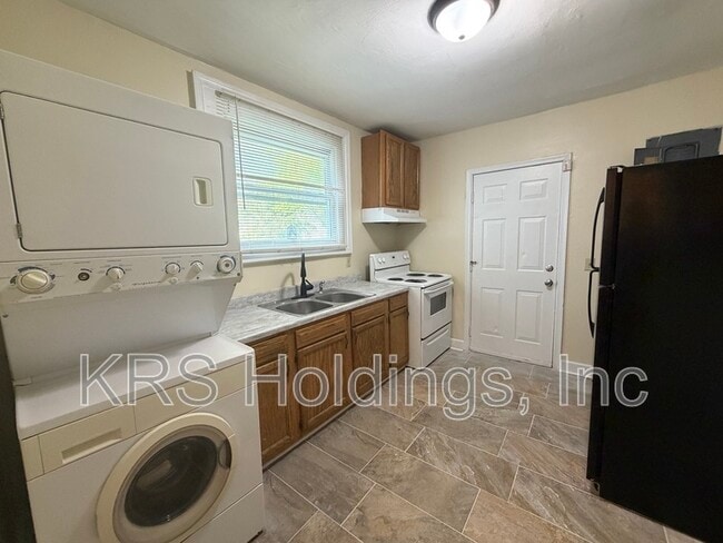 Photo - 754 Fremont St