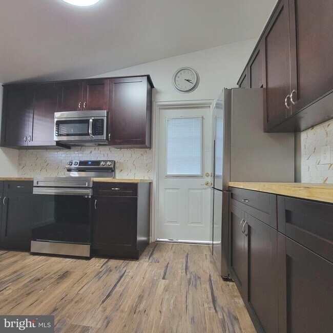 Photo - 6603 Byrnes Dr