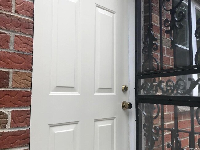 Photo - 206-18 45th Rd Unit 1st Fl