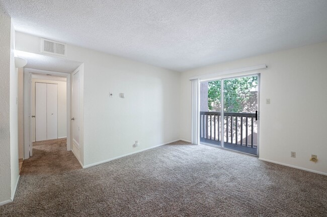 Building Photo - Cozy One-Bedroom at The Reserve Unit 619