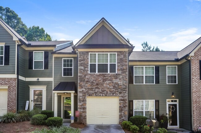 Building Photo - Spacious 3BR/2.5BA Townhome in Prime Stone...