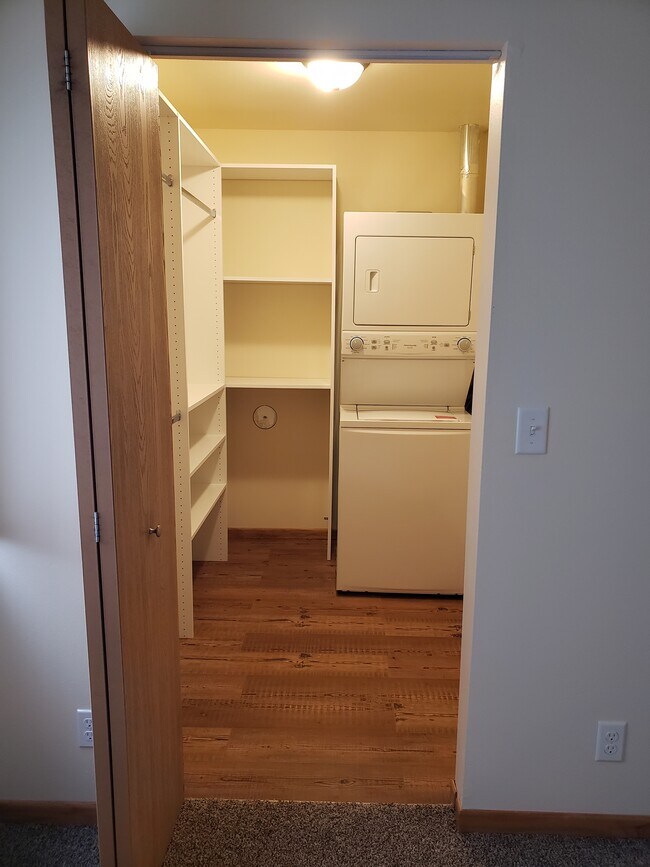 Primary Closet/Laundry