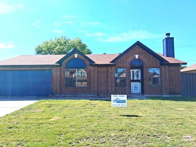 Building Photo - 4914 Parkwood Dr