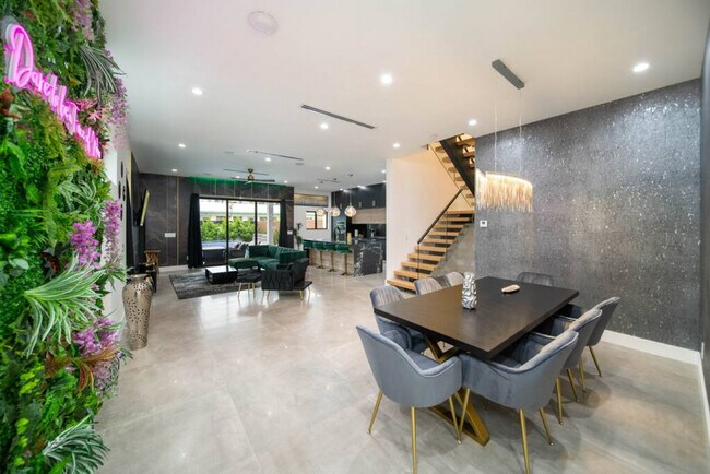 601 NE 16th Ave Unit SI ID1369650P