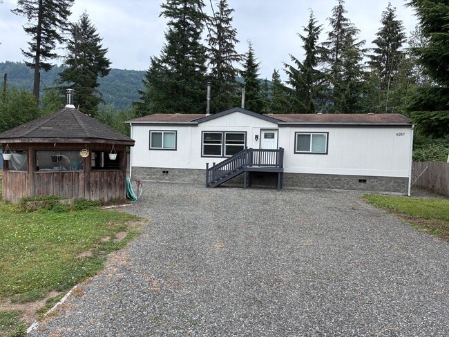 Building Photo - 6257 Laurel Pl