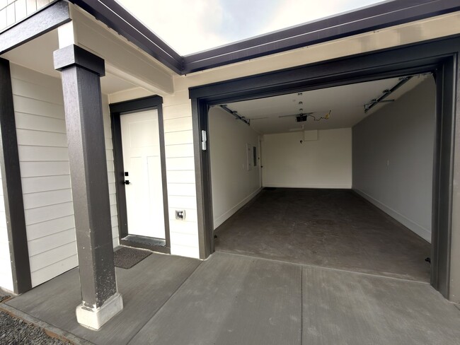Photo - 37th Court Duplex Unidad 1180