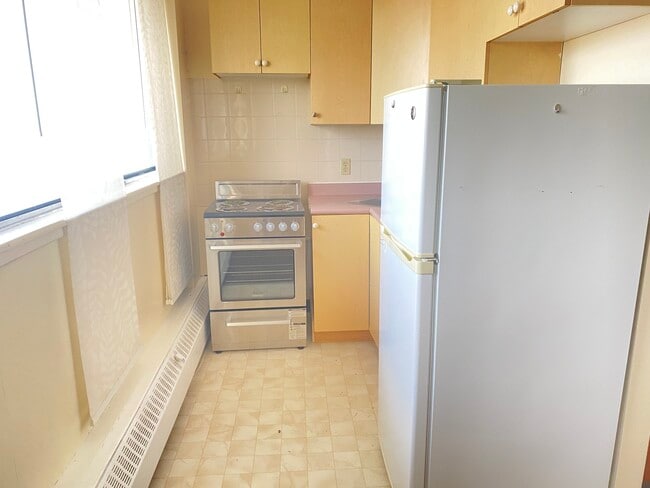 Building Photo - 401 Princess St Unit 403