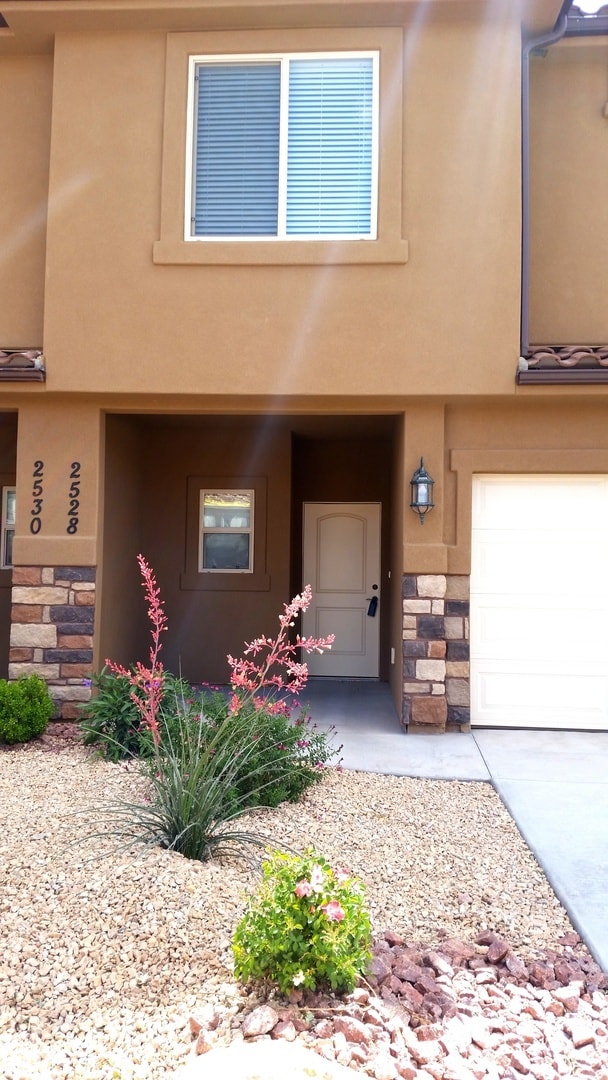 Photo - 3 Bedroom Townhome In Santa Clara With Snow Canyon Views
