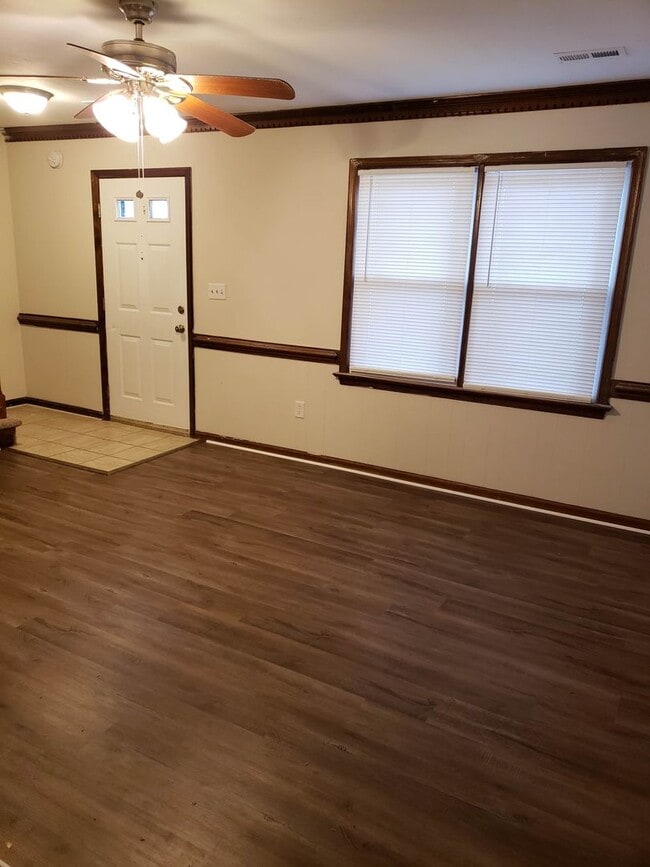 Photo - Lovely 3 bedroom Townhouse Available