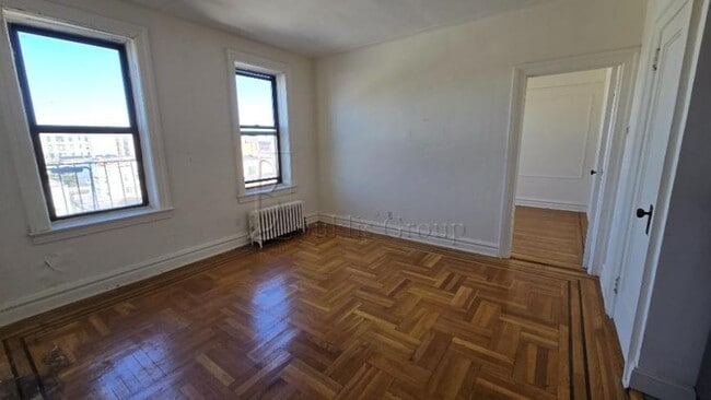 Building Photo - 1 bedroom in ASTORIA NY 11106 Unit 8 Rental