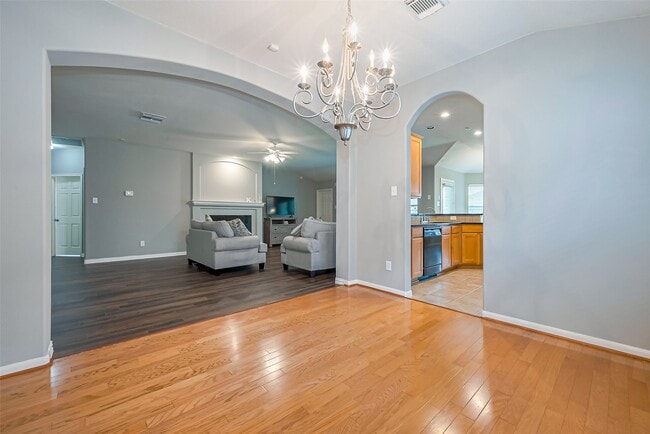 Building Photo - 1007 Casting Springs Way