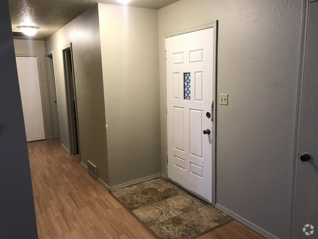 Building Photo - 125 SW 15th St Rental