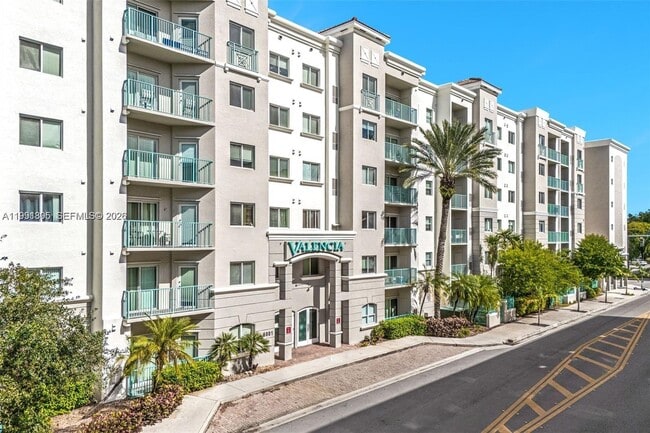 Building Photo - 6001 SW 70th St Unit 252