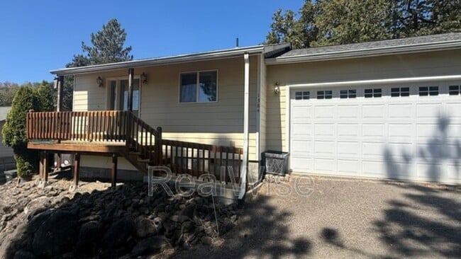 Photo - 1384 NE Ridge Ave