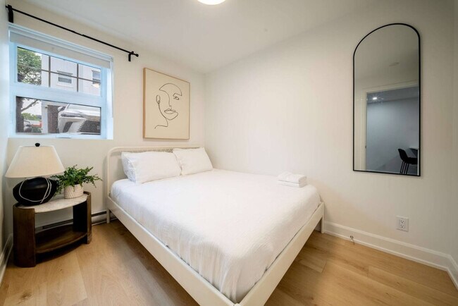 Photo - 658 Somerset St W Unit SI ID1580228P