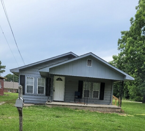 Welcome Home - 1042 Springfield Ave House