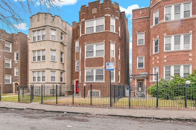 Photo - 8042 S Champlain Ave