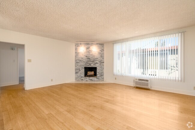 2BR, 2BA - 1,200SF - Living Room