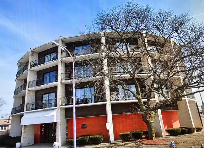 Building Photo - 3900 W 95th St Unit 303 Rental