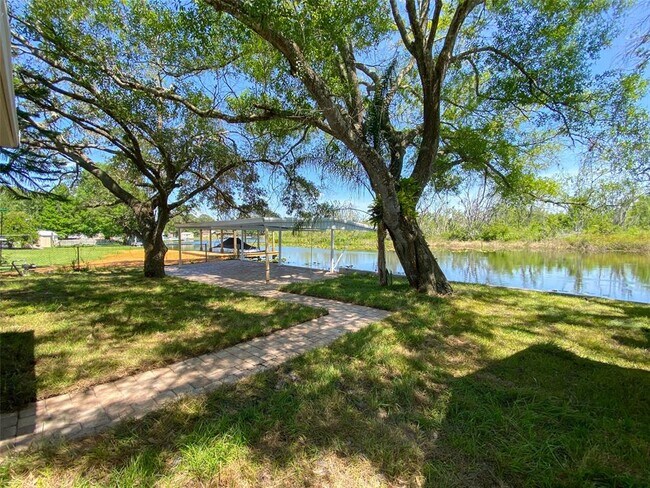 Photo - 28046 Lois Dr