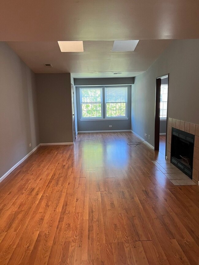 Building Photo - 1205 Wyndham Ct Unit 202