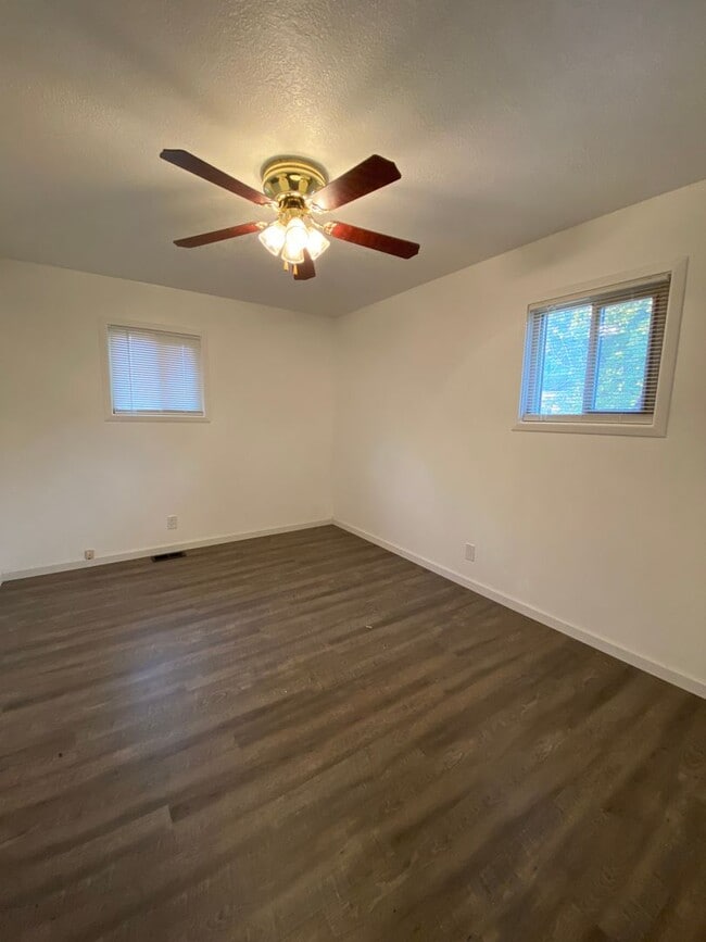 Building Photo - 1745 N Eldorado Ave Unit Room 2