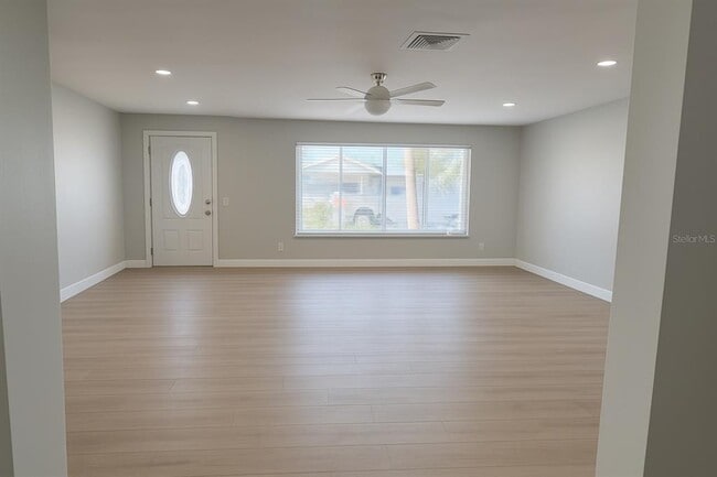 Photo - 4201 14th Way NE