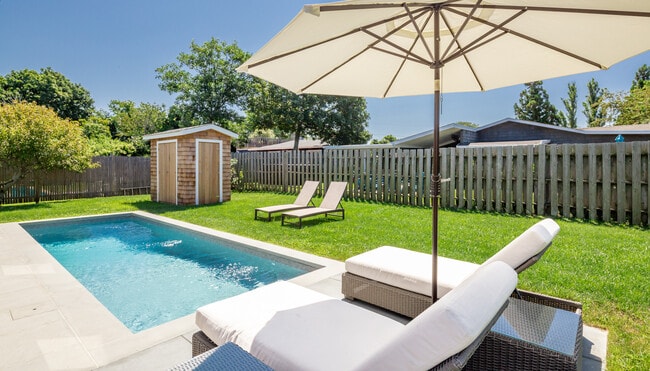 Photo - 147 Soundview Dr