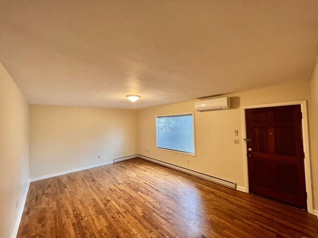 Photo - b931-935 Unit b935