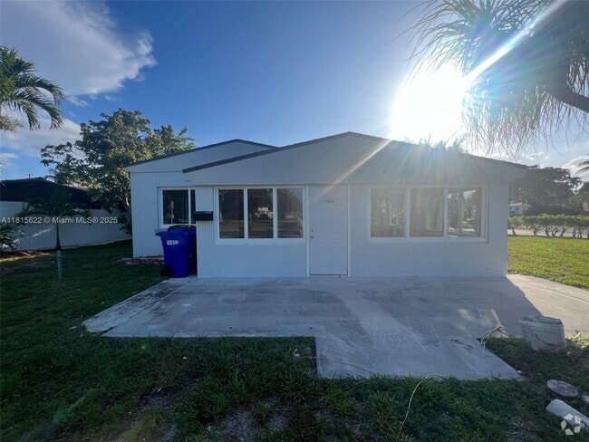 Building Photo - 17690 NE 19th Ave Rental