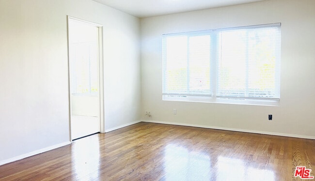 Photo - 1860 Alexandria Ave Unidad #1862