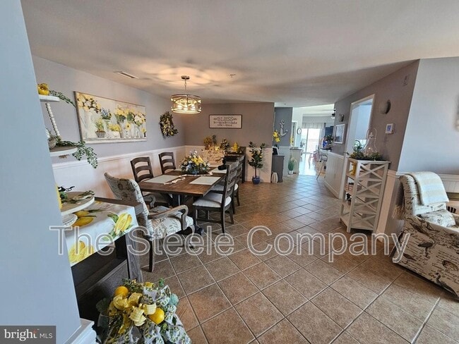 Photo - 1021 W Main St Condo