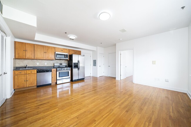 Photo - 528 47th St Unidad 3D Rental