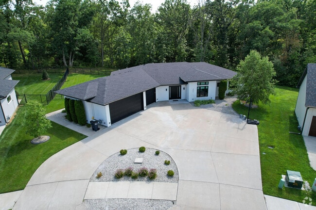 Building Photo - 609 Black Wolf Lp Rental
