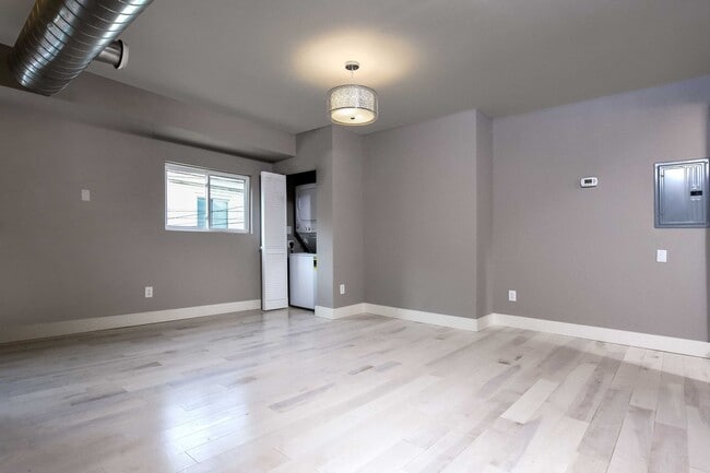 Photo - 2829 Edwards Wy Unidad 2