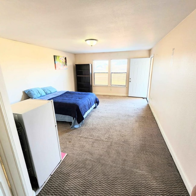 Photo - 5611 Aberdeen Dr