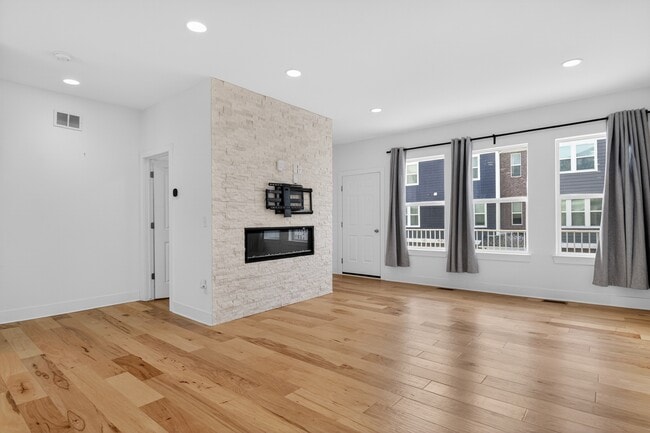 Photo - 2925 Square Lake Ct