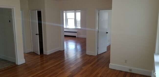Building Photo - Beautiful 1 Bed 1 Bath on Belmont St. in W... Rental