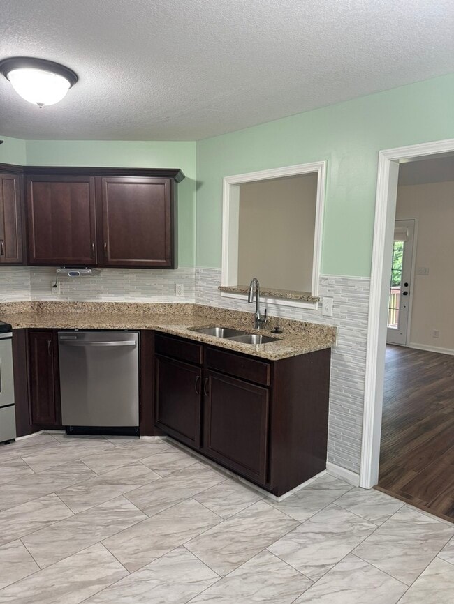 Photo - 164 Hillview Wy