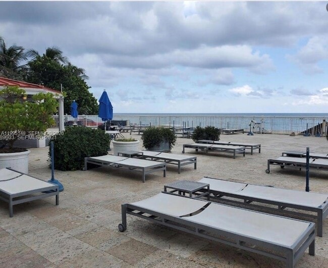 Photo - 19201 Collins Ave Unidad 302