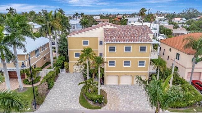 Photo - Stunning Annual Rental: Luxury Coastal Liv...
