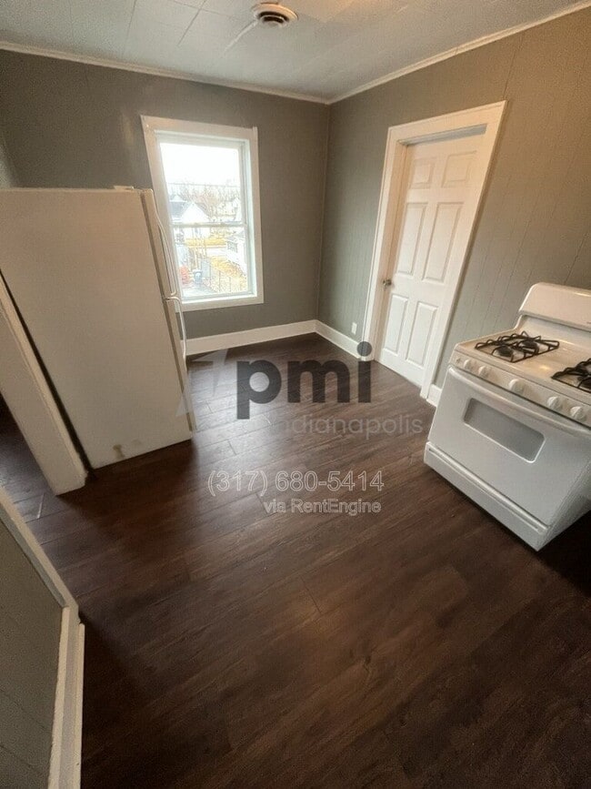 Photo - 215 1/2 S Madison Ave