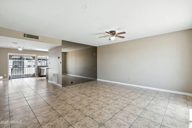 Photo - 2645 W Elm St